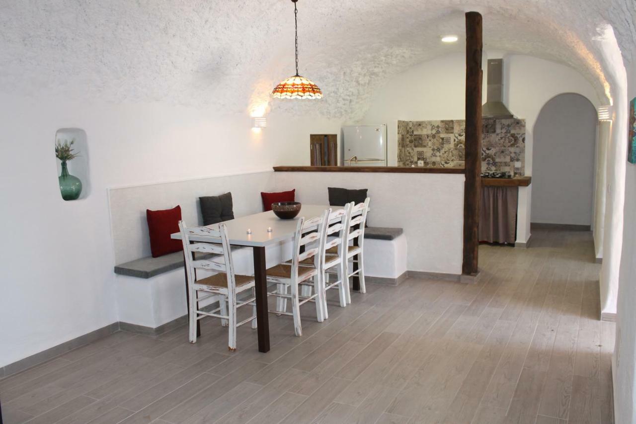 Cuevas Adonia Villa Freila Dış mekan fotoğraf